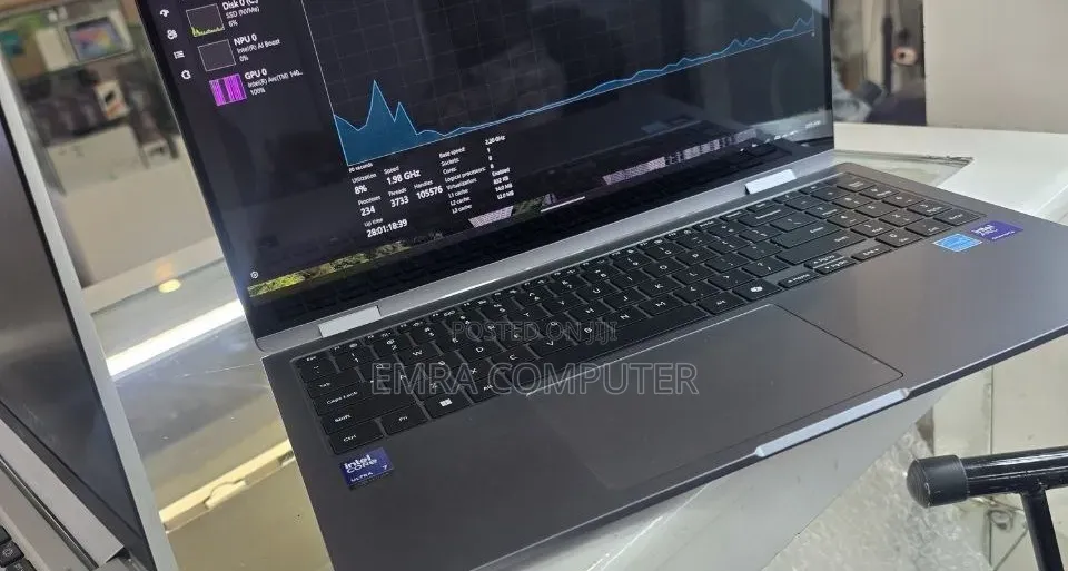 New Laptop Samsung 16GB Intel Core Ultra 7 SSD 512GB