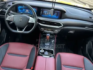Bestune T77 1.2 FWD 2021 Yellow