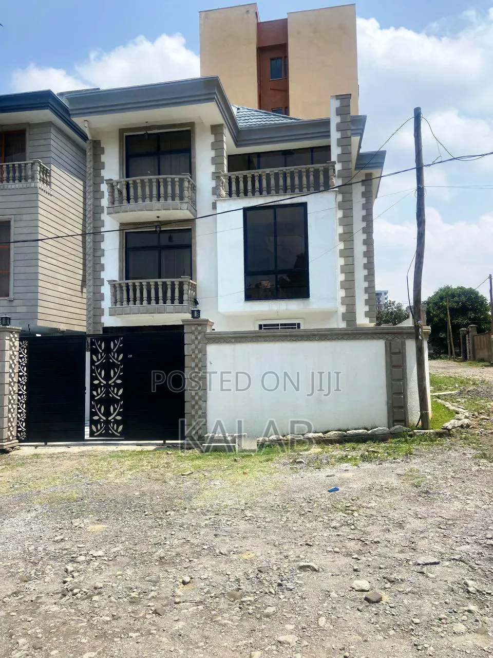 Furnished 6bdrm House in Yeka for sale