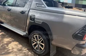 Toyota Hilux Revo Double Cab Deisel 2.8 AWD 2020 Silver