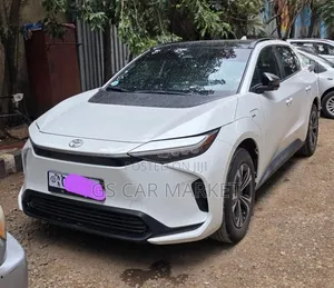 Toyota bZ4X 2024 White