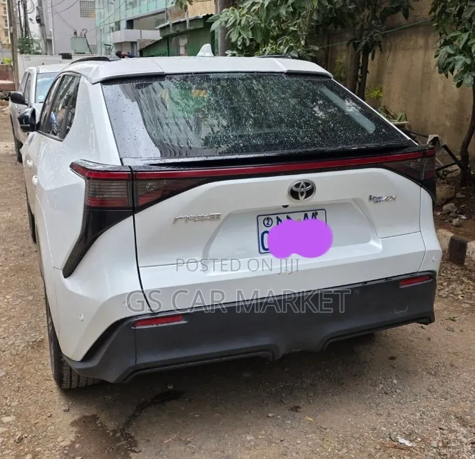 Toyota bZ4X 2024 White