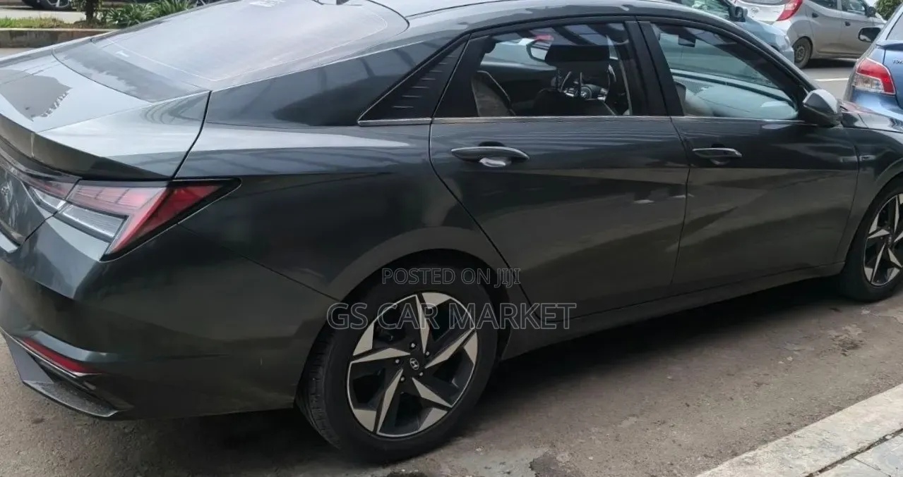 Hyundai Avante 2021 Gray