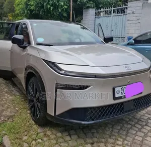 Toyota bZ3 2025 Silver
