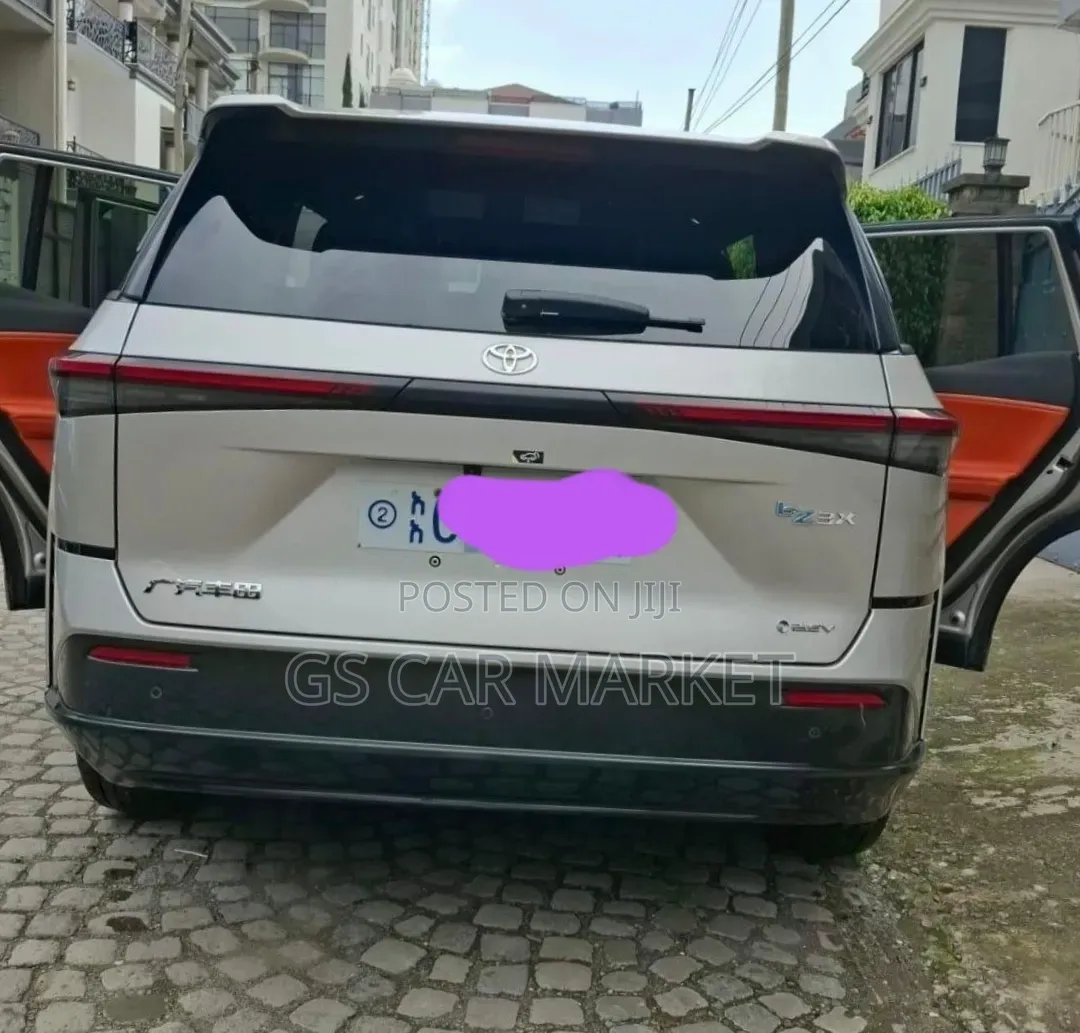 Toyota bZ3 2025 Silver