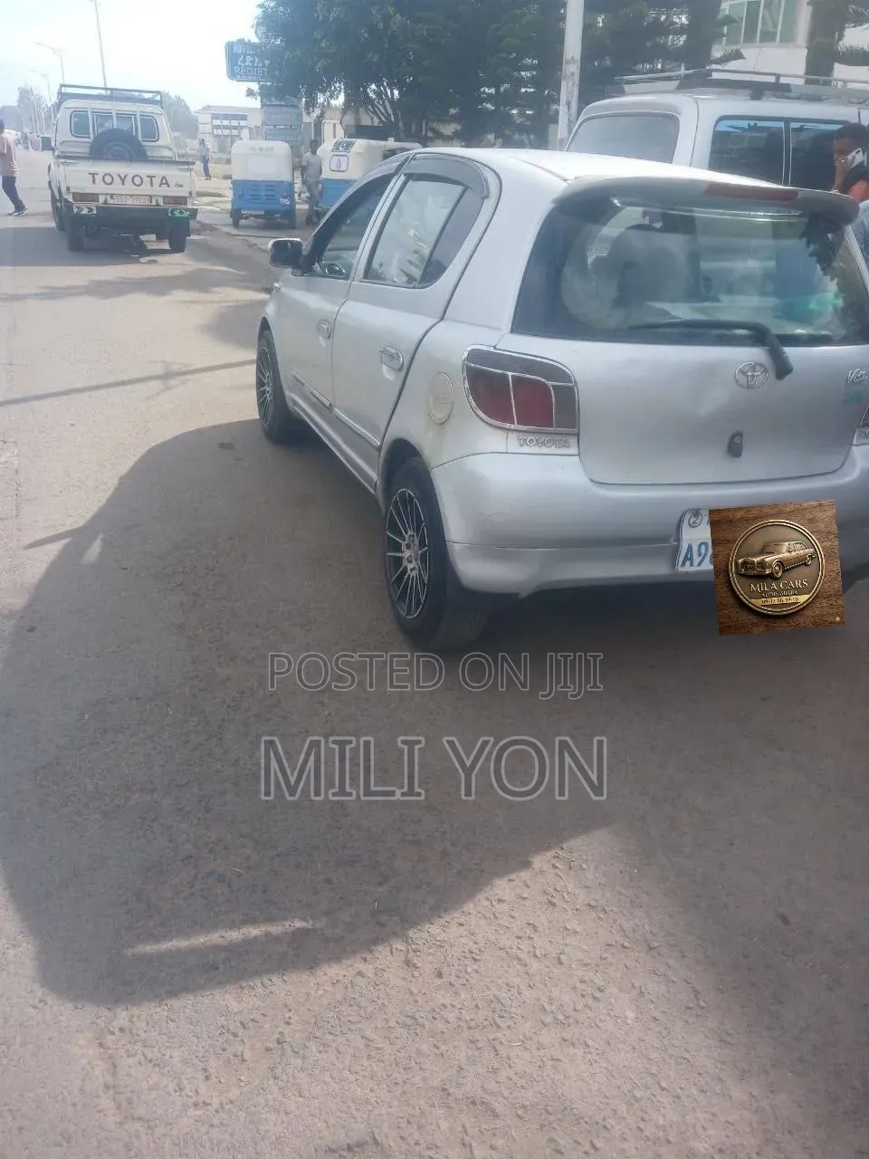 Toyota Vitz 2001 Silver
