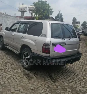 Toyota Land Cruiser 2005 Silver