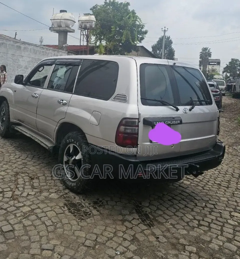 Toyota Land Cruiser 2005 Silver