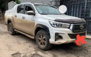 Toyota Hilux 2020 White