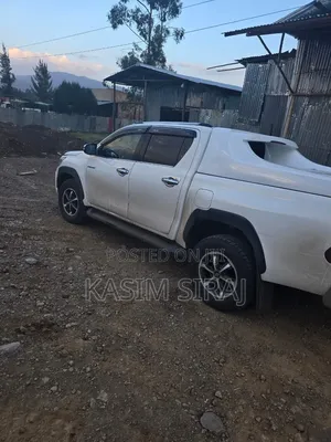 Toyota Hilux 2020 White