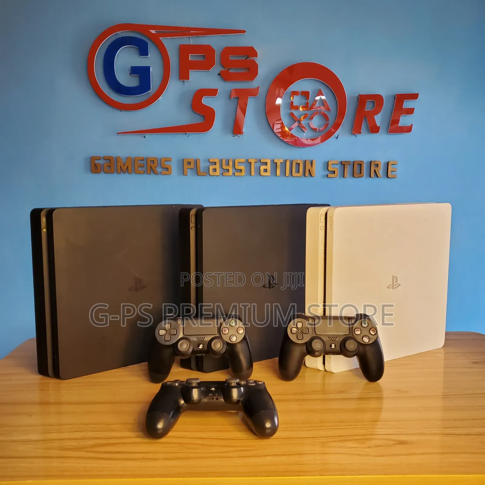 PlayStation 4 Slim With 5 Games
‎