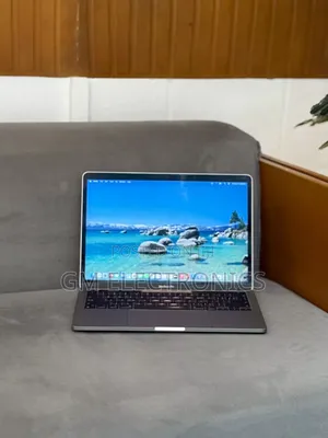 New Laptop Apple MacBook Pro 2020 8GB Intel Core i7 SSD 512GB