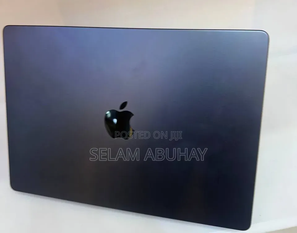 New Laptop Apple MacBook Pro 2025 M5 16GB Apple M5 Pro SSD 512GB