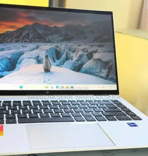 New Laptop HP EliteBook 1040 G8 16GB Intel Core i7 SSD 512GB