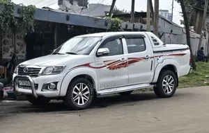 Toyota Hilux 2010 White