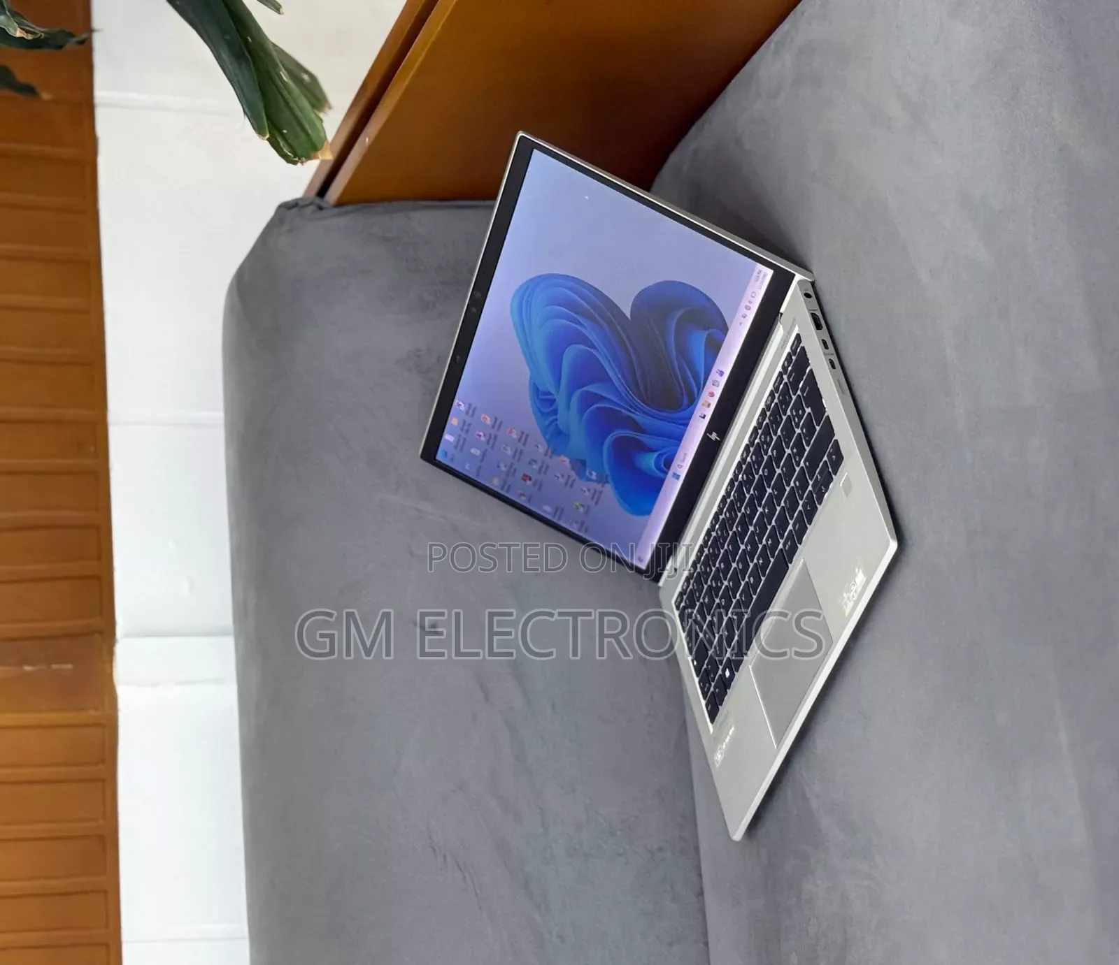 New Laptop HP EliteBook 830 G7 8GB Intel Core i5 SSD 512GB