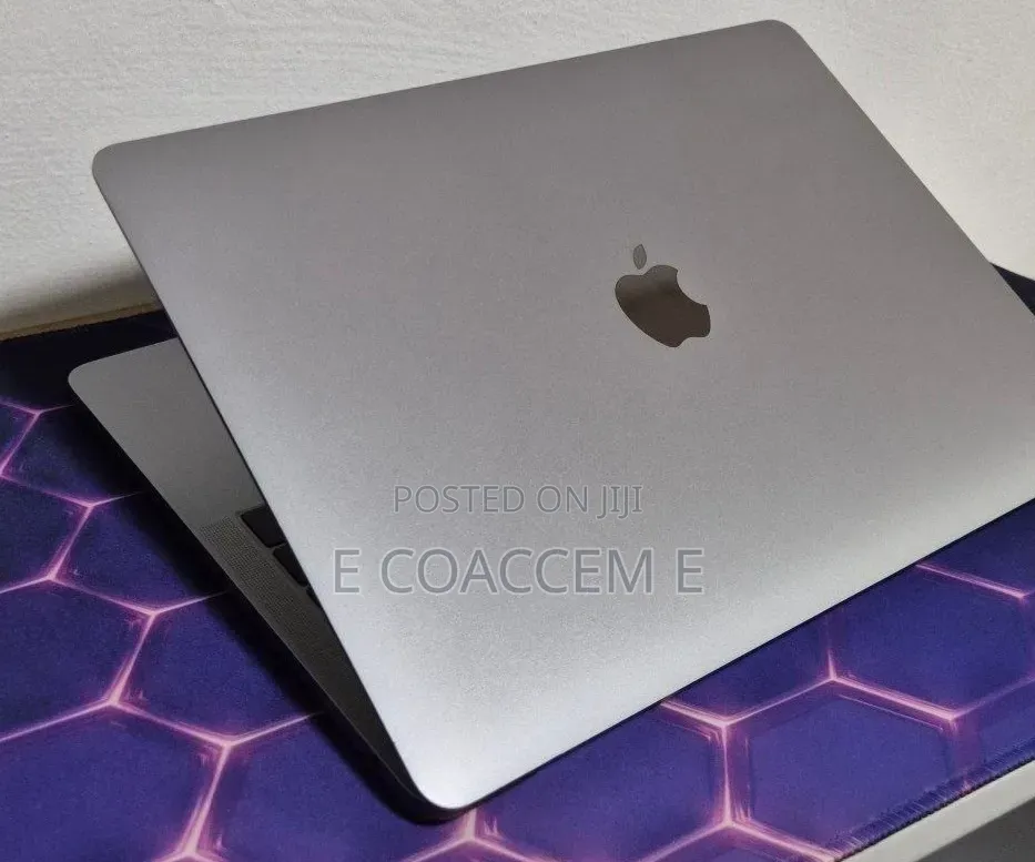 New Laptop Apple MacBook 8GB Intel Core i7 SSD 256GB