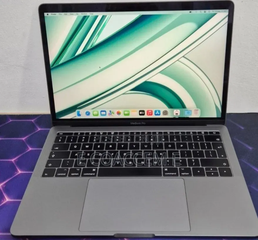 New Laptop Apple MacBook 8GB Intel Core i7 SSD 256GB