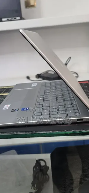 New Laptop HP Stream Notebook 16GB Intel Core i7 SSD 1T