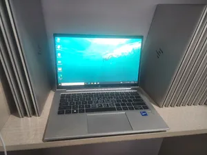 New Laptop HP EliteBook 830 G8 16GB Intel Core i7 SSD 512GB