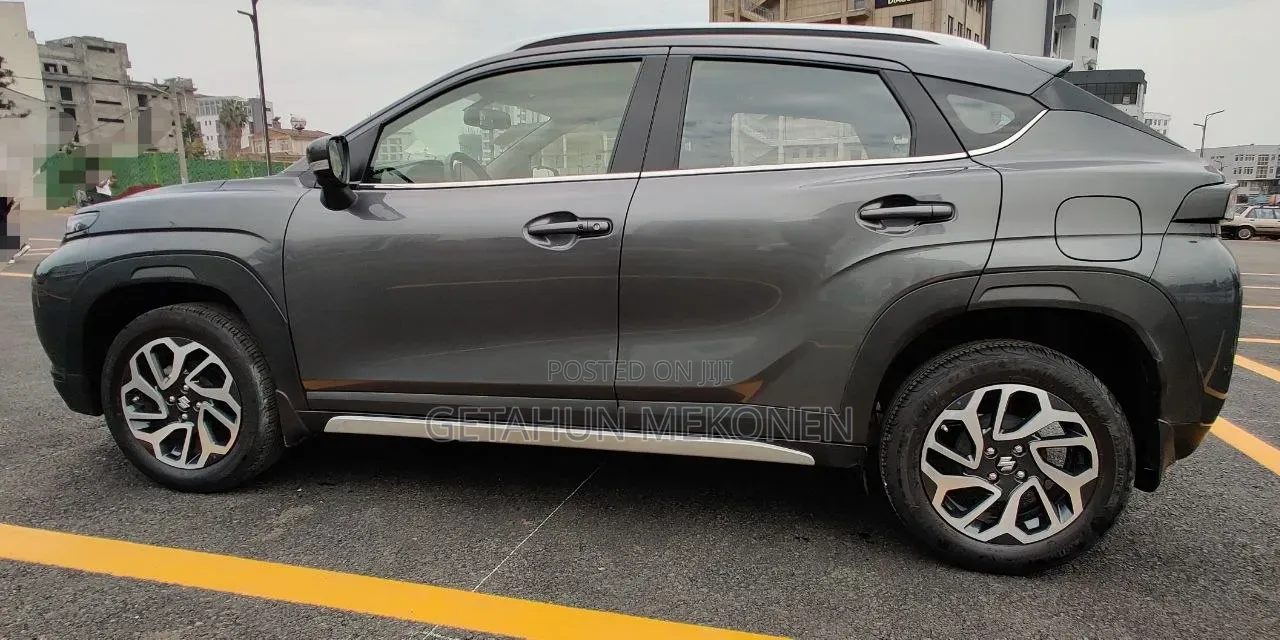 Suzuki Fronx 2025 Gray