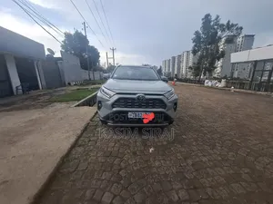 Toyota RAV4 2021 Blue