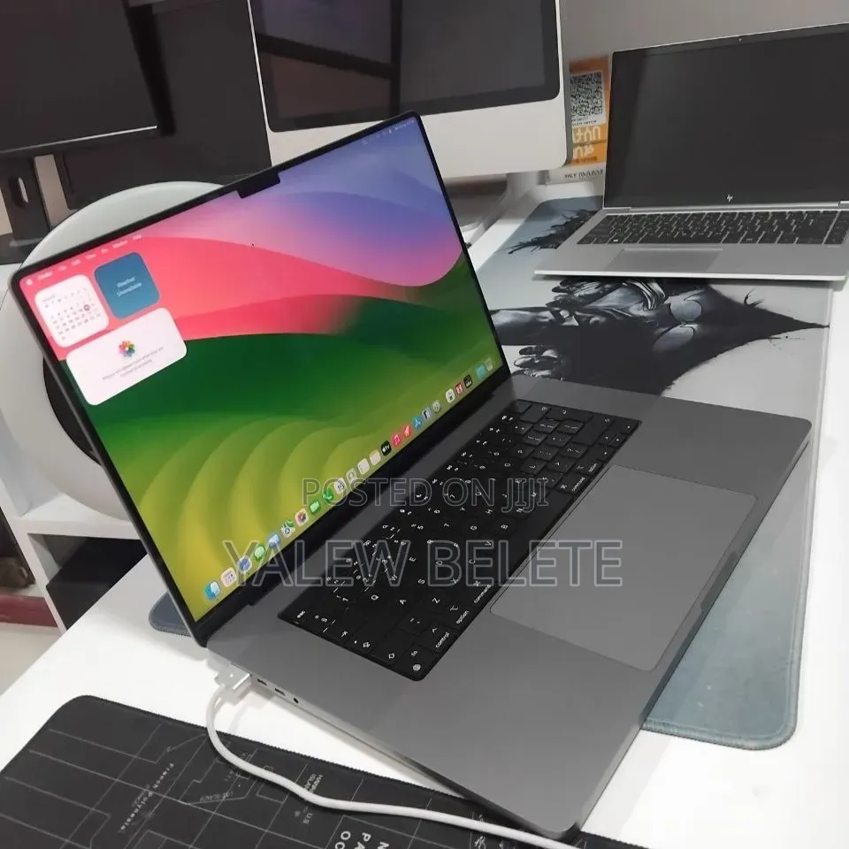 New Laptop Apple MacBook Pro 32GB Apple M1 Max SSD 1T