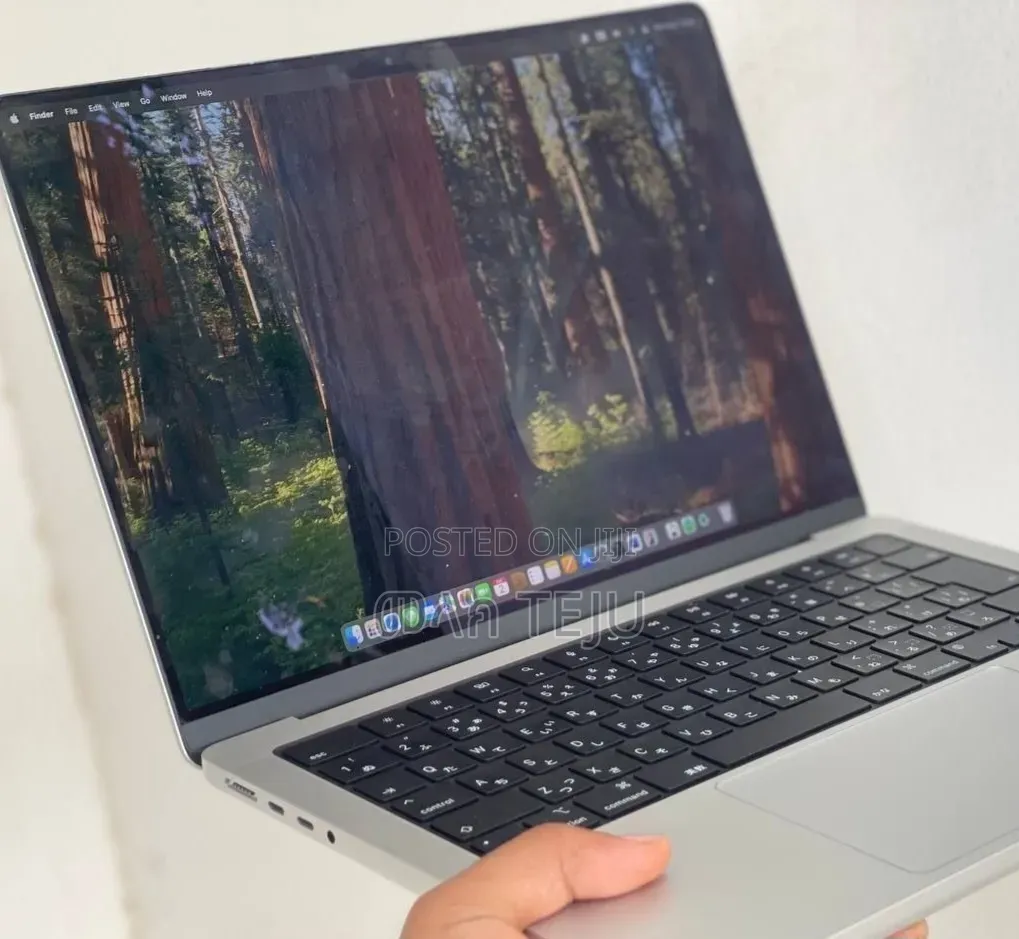New Laptop Apple MacBook Pro 2024 M4 Pro 16GB Apple M4 SSD 512GB
