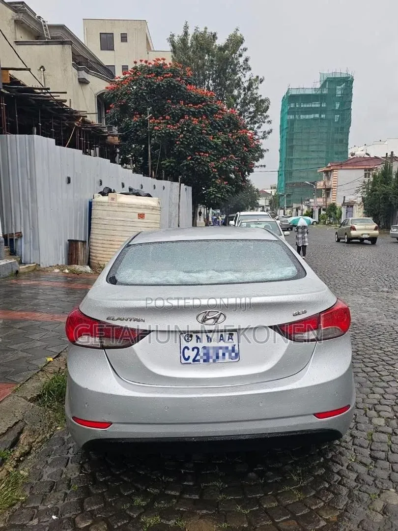 Hyundai Avante 2015 Silver