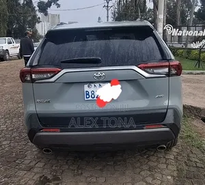 Toyota RAV4 2021 Green