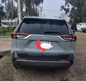 Toyota RAV4 2021 Green
