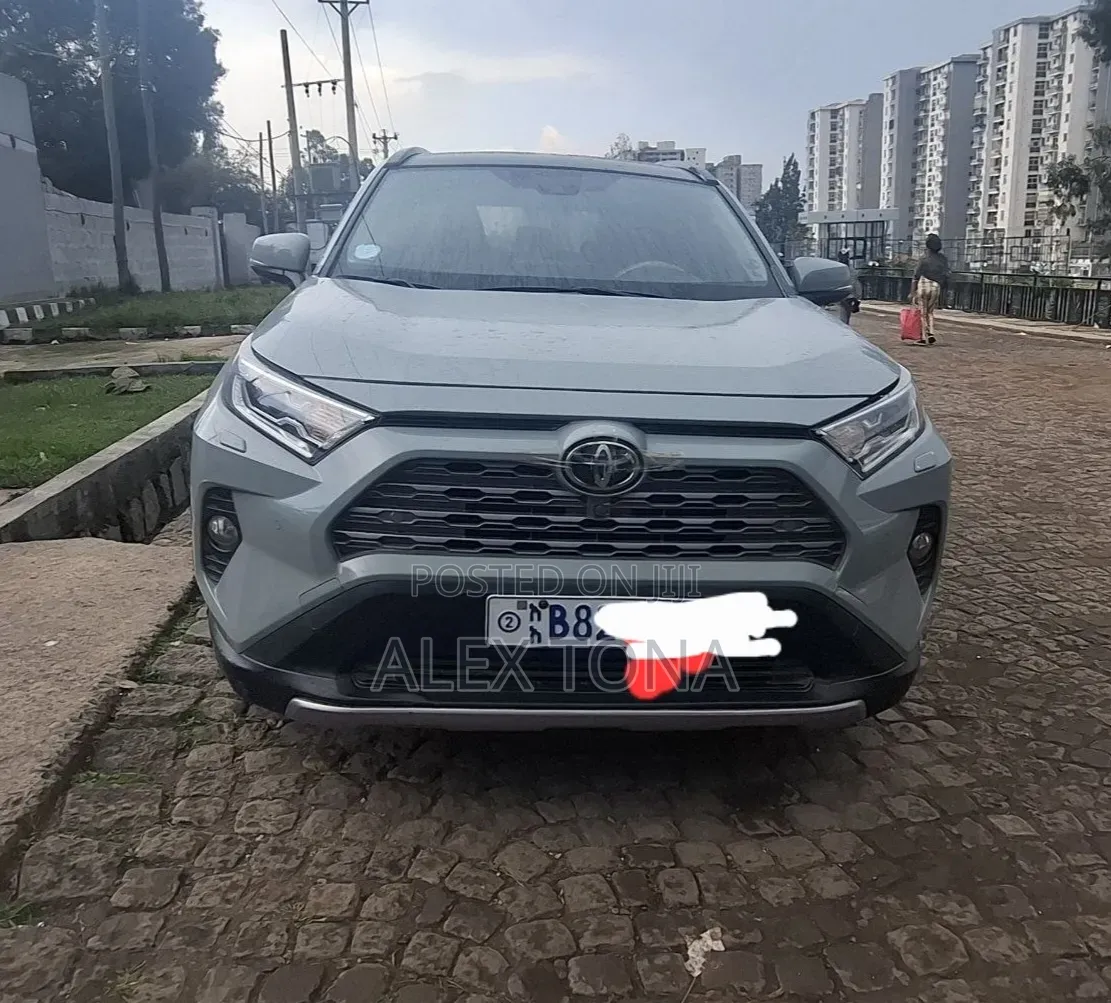 Toyota RAV4 2021 Green