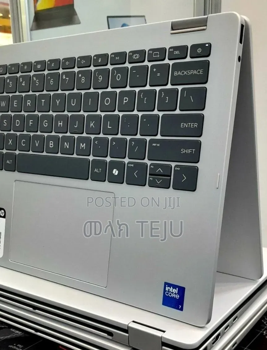 New Laptop HP OmniBook 5 Flip 16GB Intel Core i7 SSD 512GB