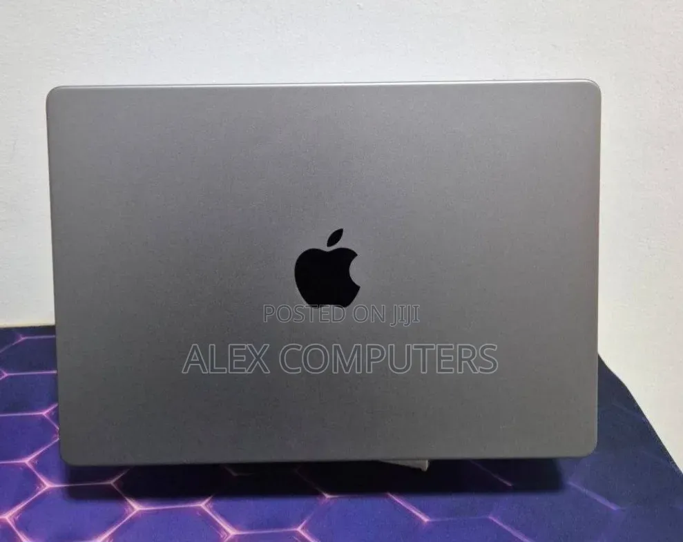 New Laptop Apple MacBook Pro 2021 M1 16GB Apple M1 Pro SSD 512GB