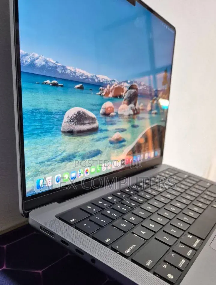 New Laptop Apple MacBook Pro 2021 M1 16GB Apple M1 Pro SSD 512GB