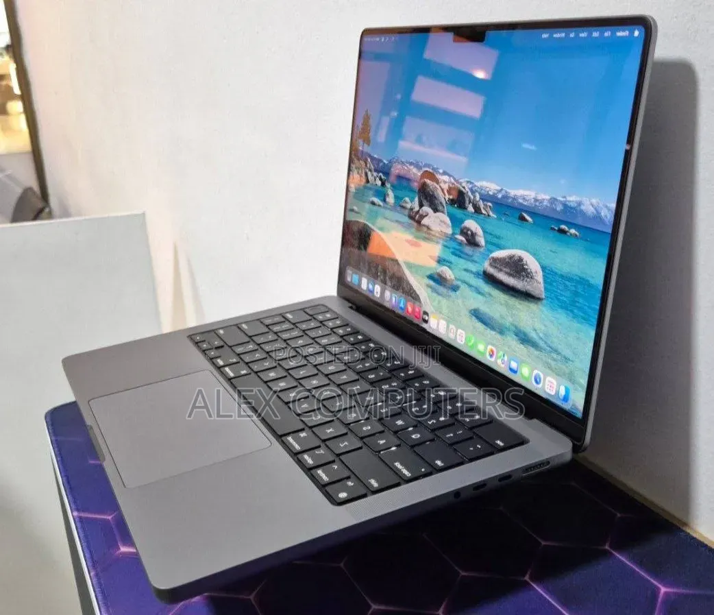New Laptop Apple MacBook Pro 2021 M1 16GB Apple M1 Pro SSD 512GB