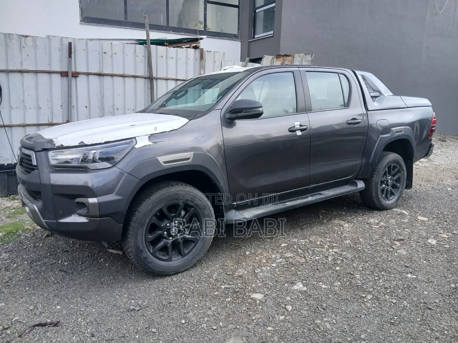New Toyota Hilux 2025 Gray