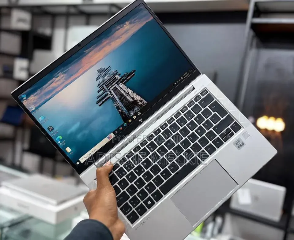 New Laptop HP EliteBook 830 G7 8GB Intel Core i5 SSD 512GB