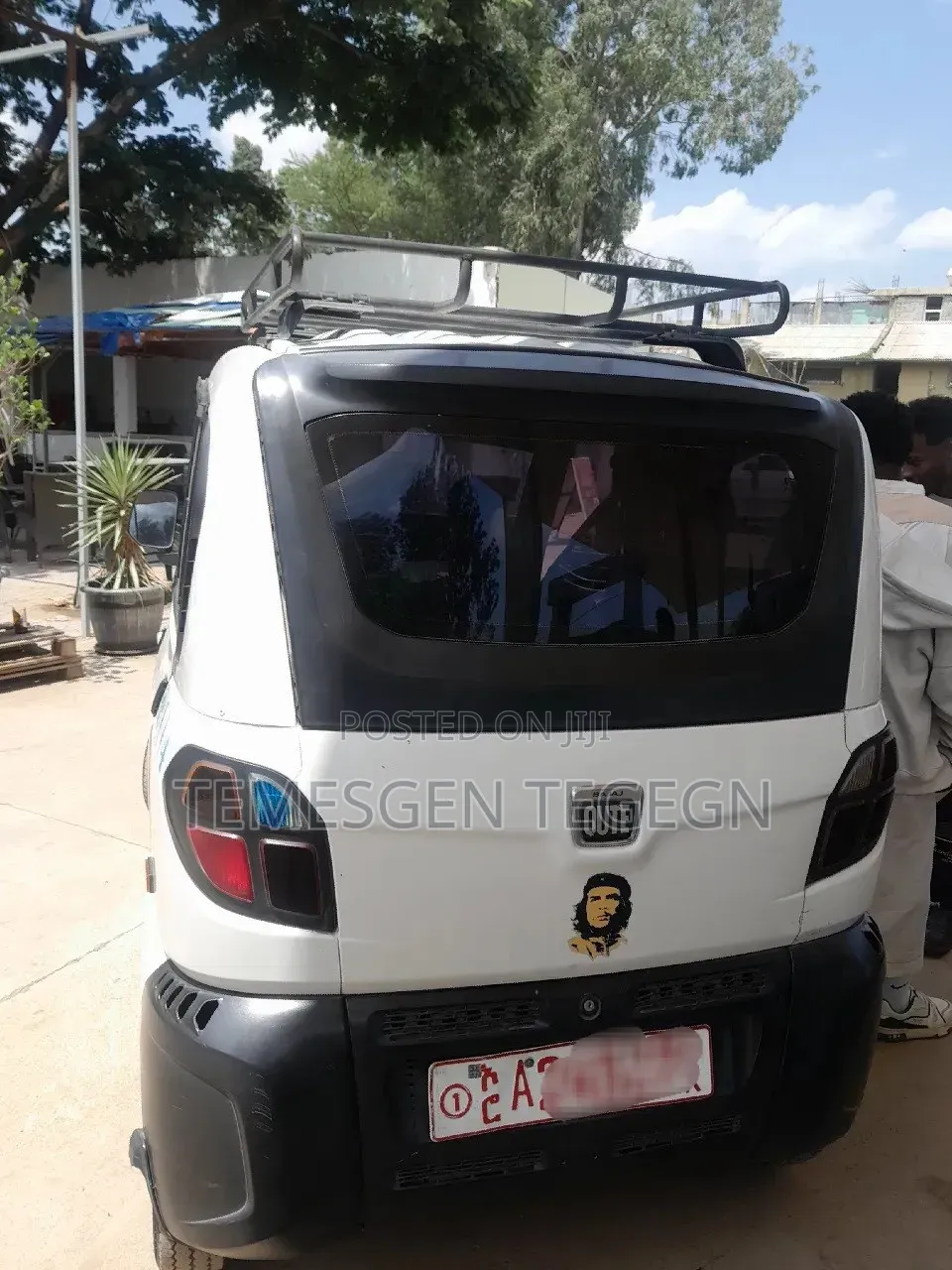 Bajaj Qute 2021 White