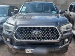 Toyota Tacoma 2018 Gray