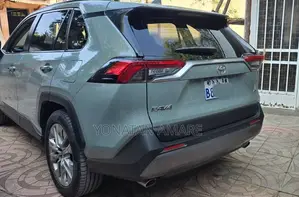 Toyota RAV4 2021