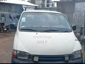 Toyota HiAce 2000 White