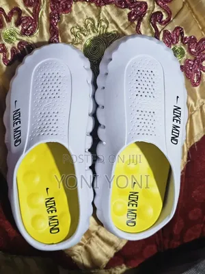 Nike Mind 001