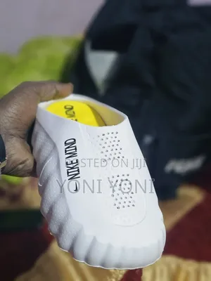 Nike Mind 001