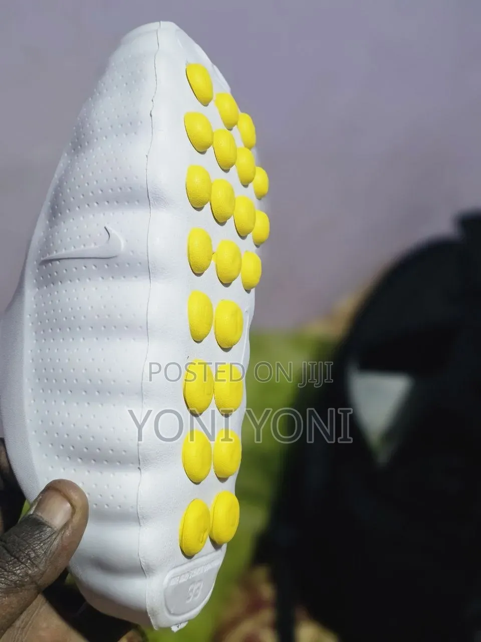 Nike Mind 001