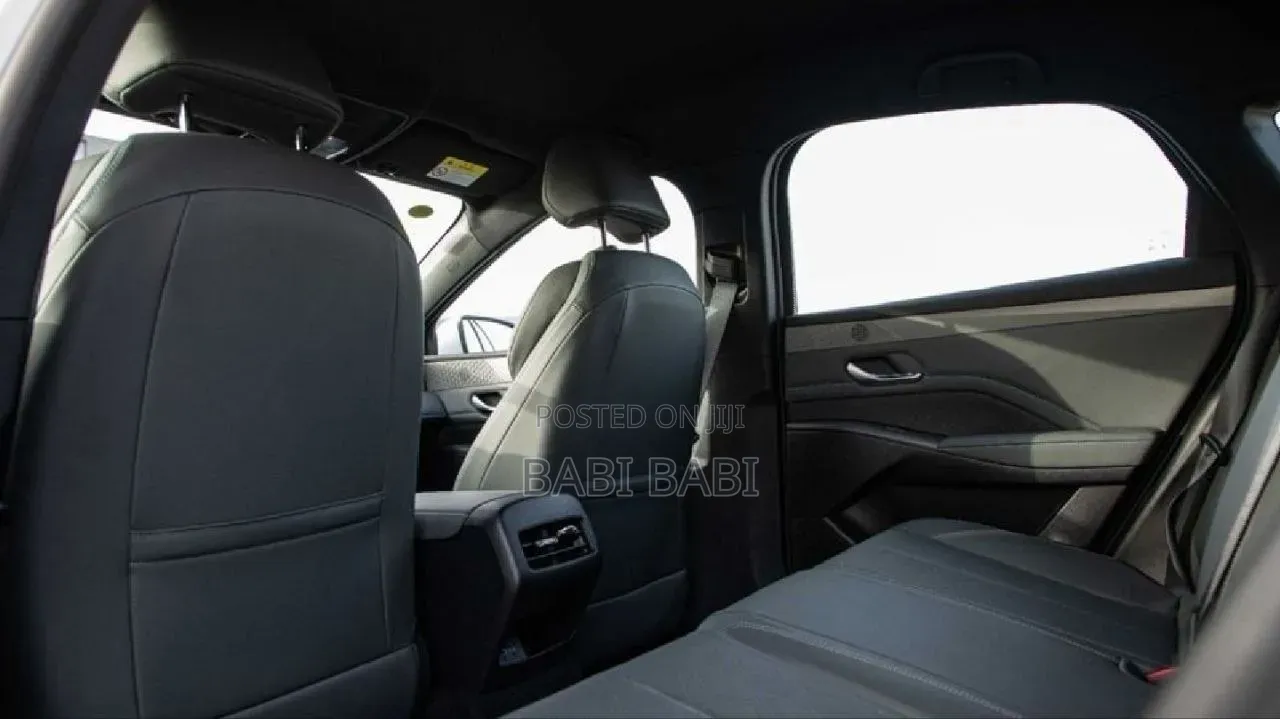 BYD Qin Plus DM-i 2025 Silver