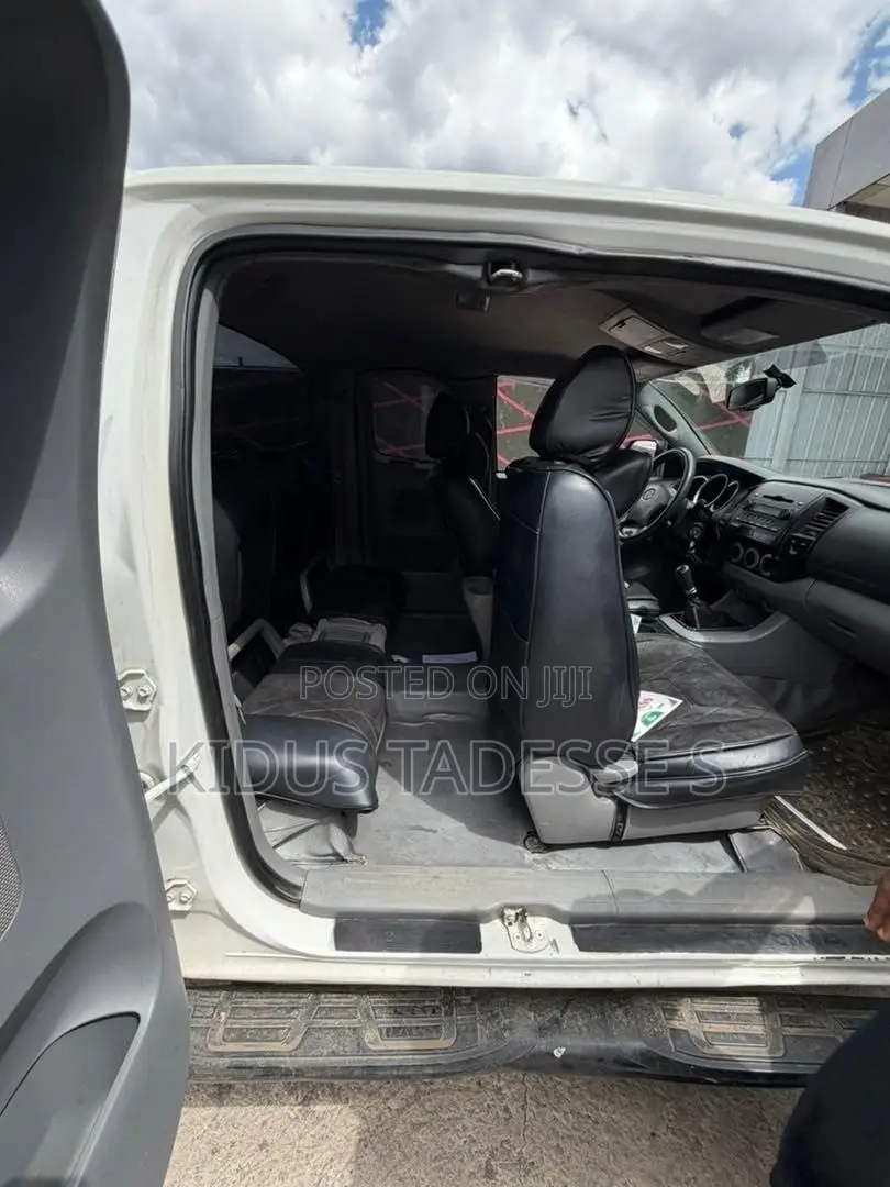 Toyota Tacoma Access Cab I4 2005 White