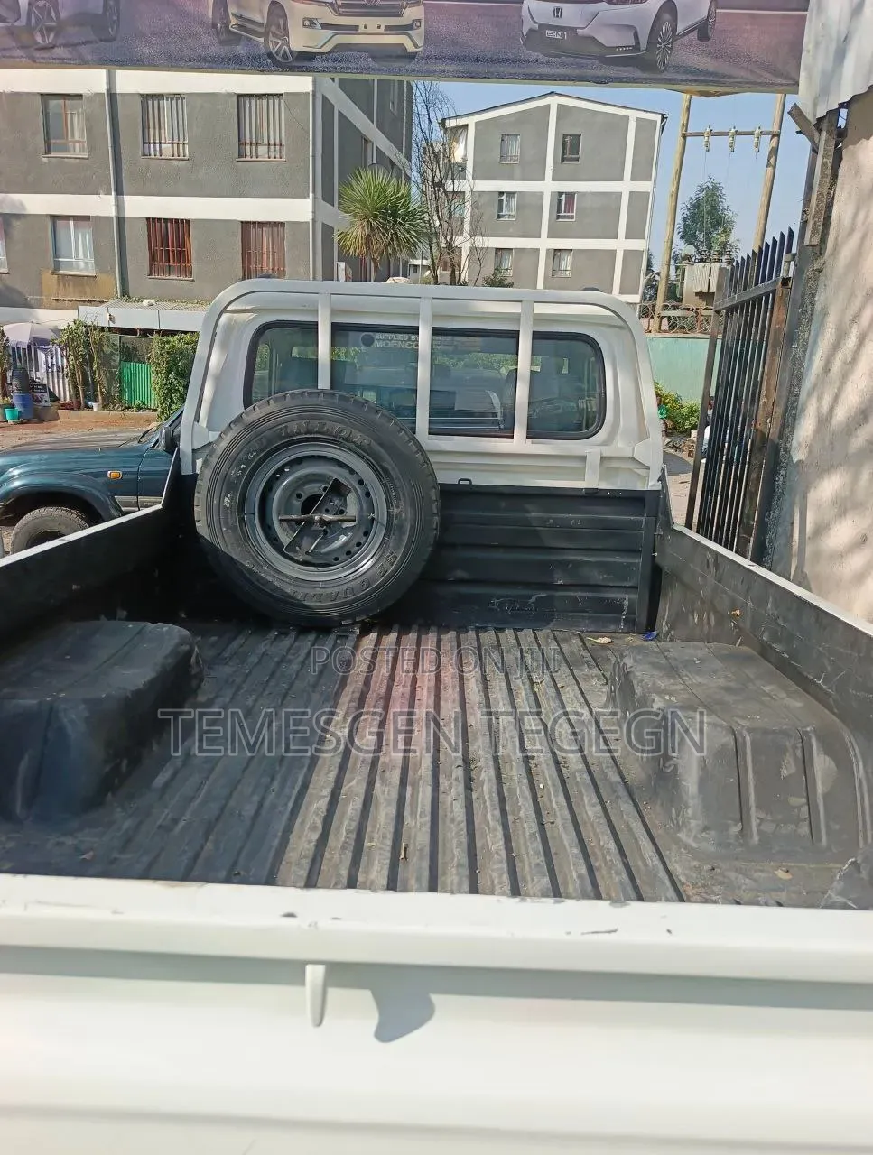 Toyota Land Cruiser 2009 White