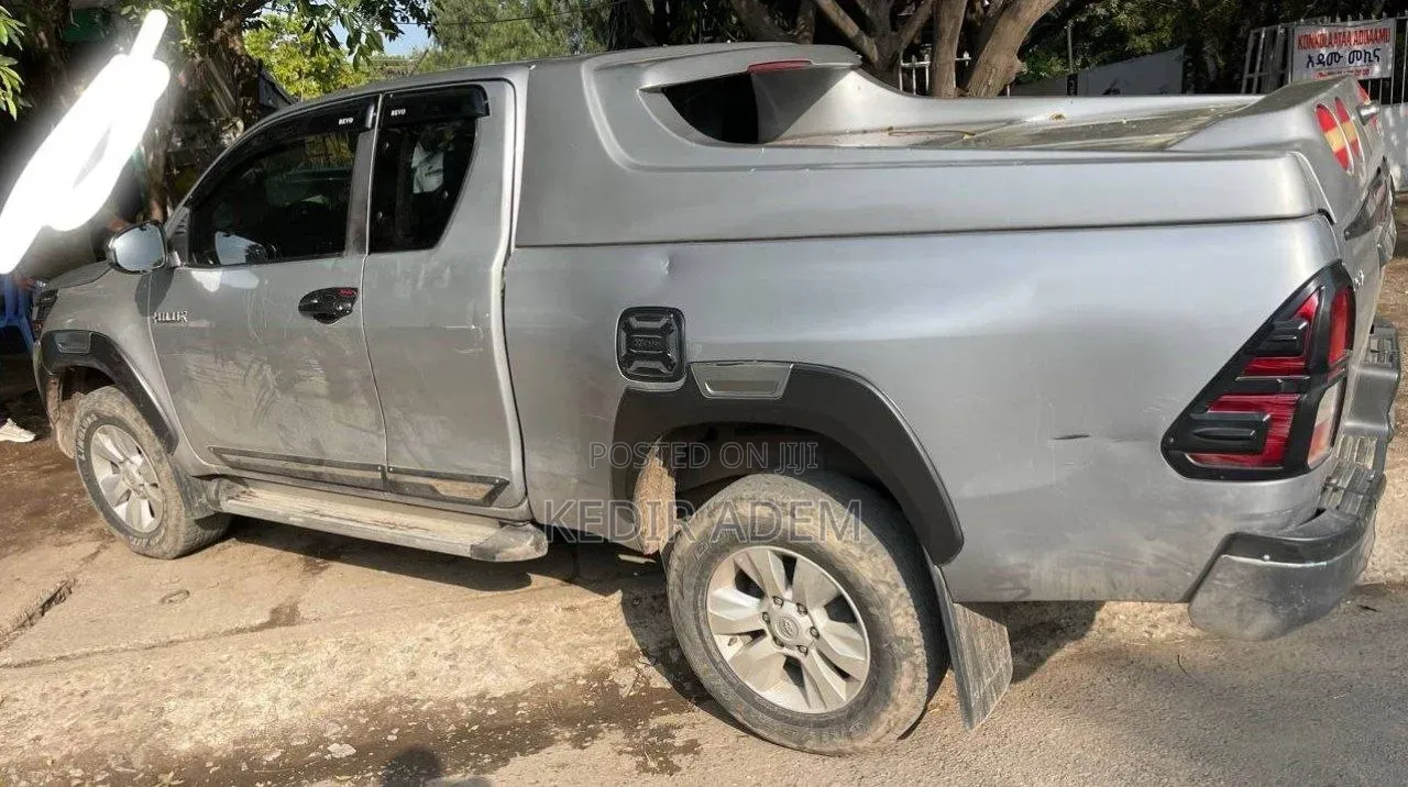 Toyota Hilux 2017 Silver