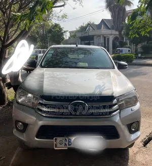 Toyota Hilux 2017 Silver